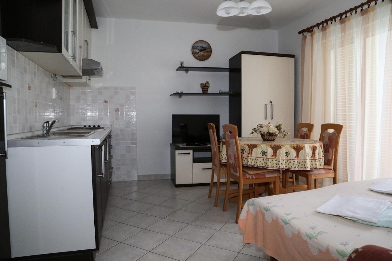 Apartments By The Sea Milna, Hvar - 12244 Milna (Hvar) Exterior foto